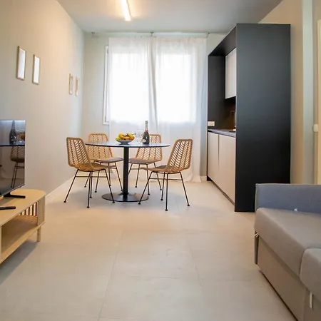 Welc-om Tommaseo Building Business Free Parking Падуя